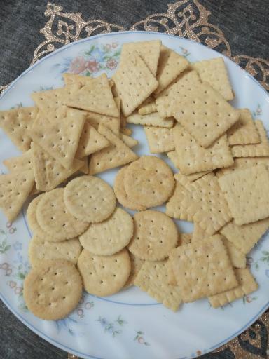 عکس فروشگاه تنقلات خوشمزه 