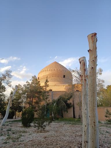 عکس تکیه مادر شازده