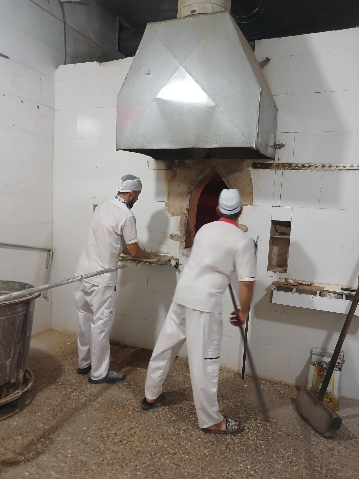 عکس نانوایی سنگک سنتی خراسانی