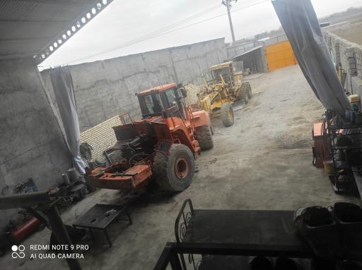 عکس تعمیرگاه ماشین آلات راهسازی ایزی 