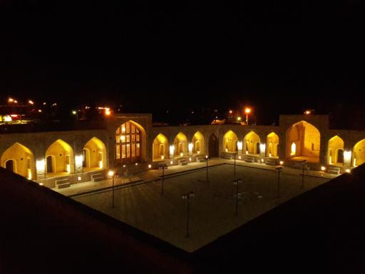 عکس عمارت صفویه (اقامتگاه سنتی)
