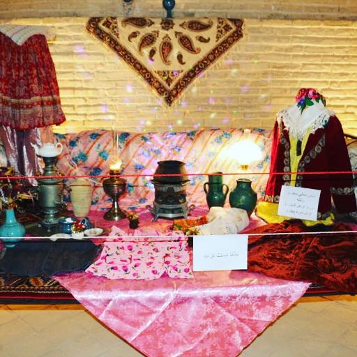 عکس عمارت صفویه (اقامتگاه سنتی)