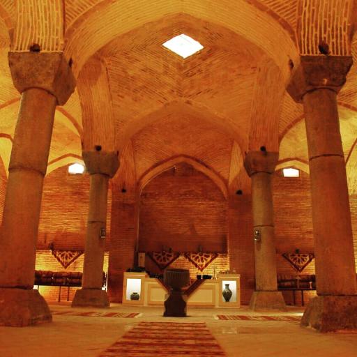 عکس عمارت صفویه (اقامتگاه سنتی)