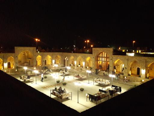 عکس عمارت صفویه (اقامتگاه سنتی)