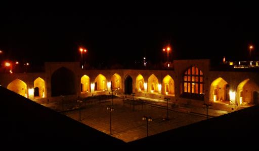 عکس عمارت صفویه (اقامتگاه سنتی)