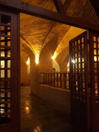 عکس عمارت صفویه (اقامتگاه سنتی)