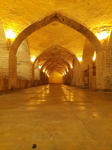 عکس عمارت صفویه (اقامتگاه سنتی)