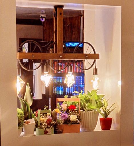 عکس کافه و قلیان سرای مادرید