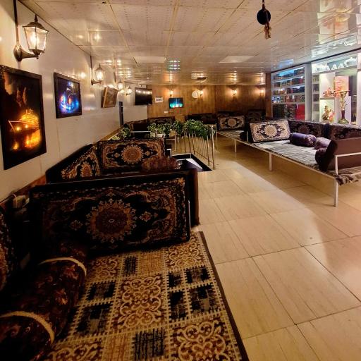 عکس کافه و قلیان سرای مادرید