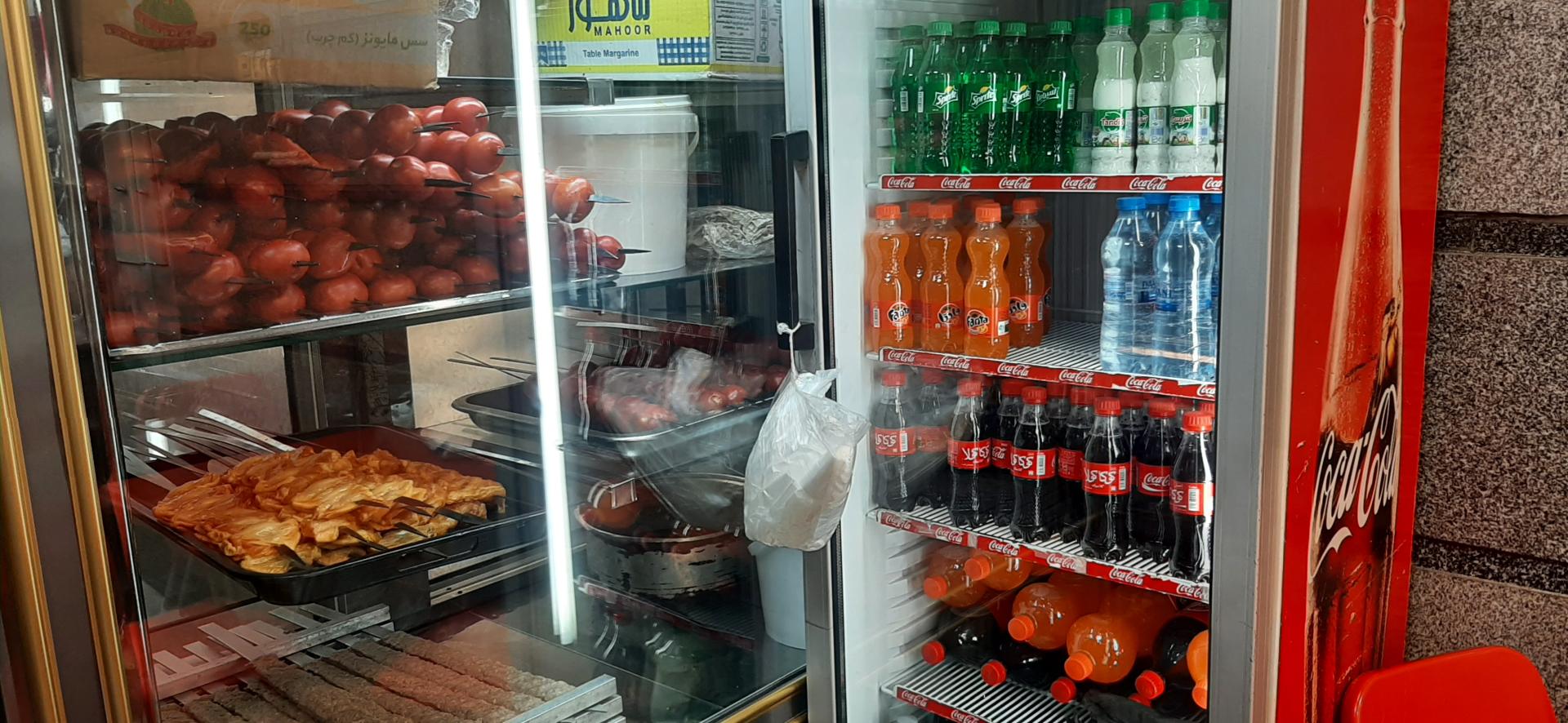 عکس تهیه غذای مجلسی