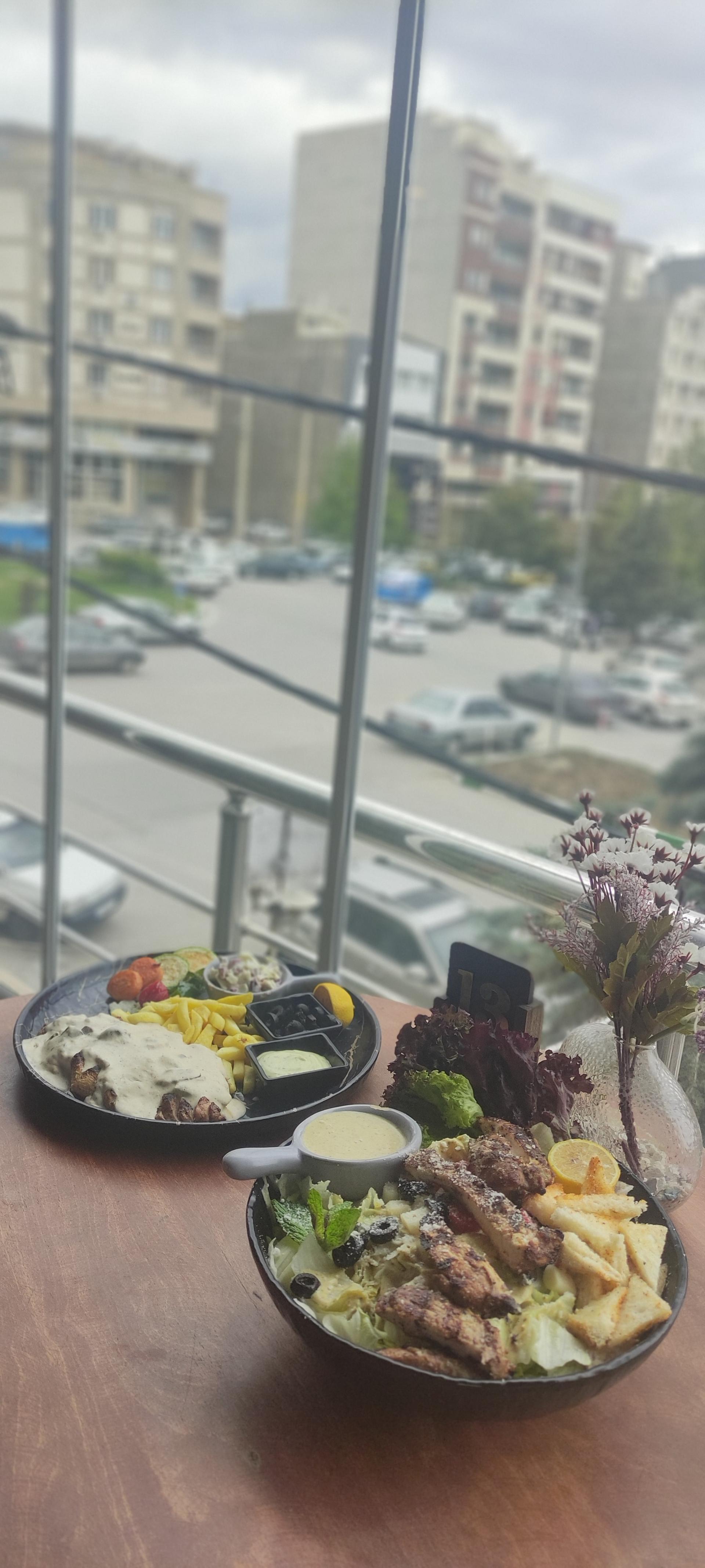 عکس کافه شارلوت 