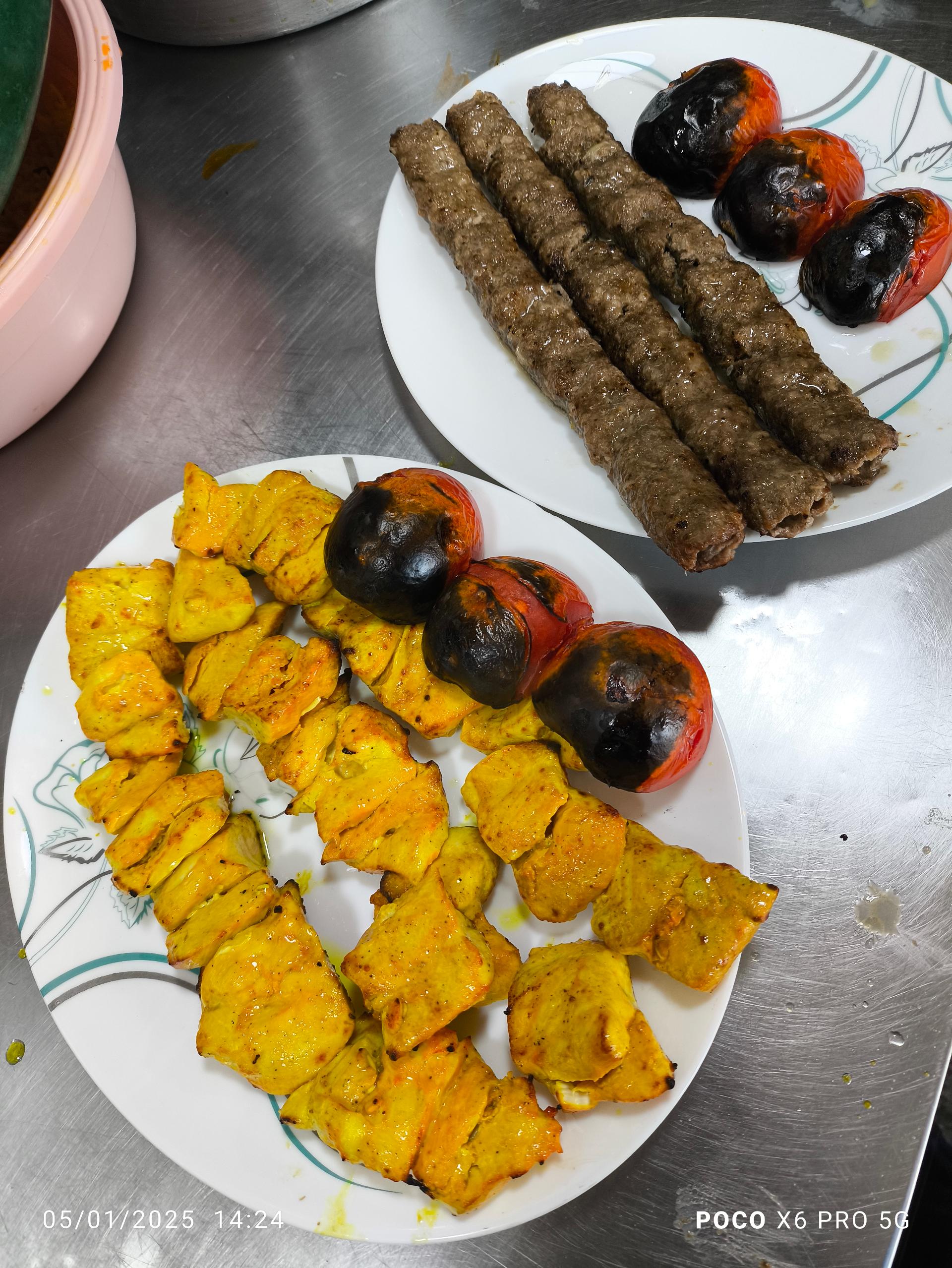 عکس غذاخوری جاوید