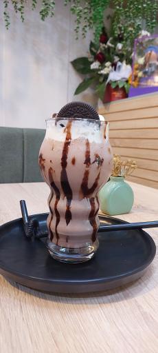 عکس کافه کیک حنا