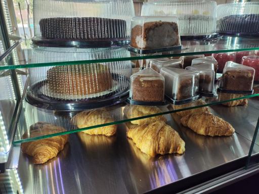 عکس کافه کیک حنا