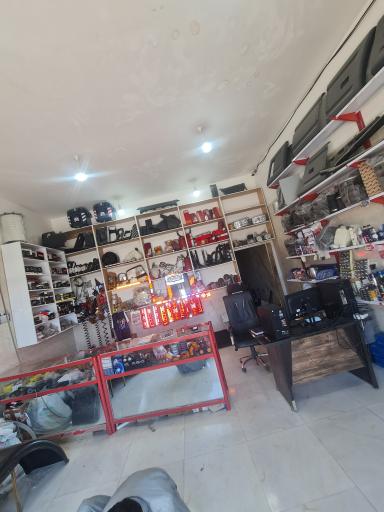 عکس فروش لوازم چرخ و لوازم یدکی اسکانیا