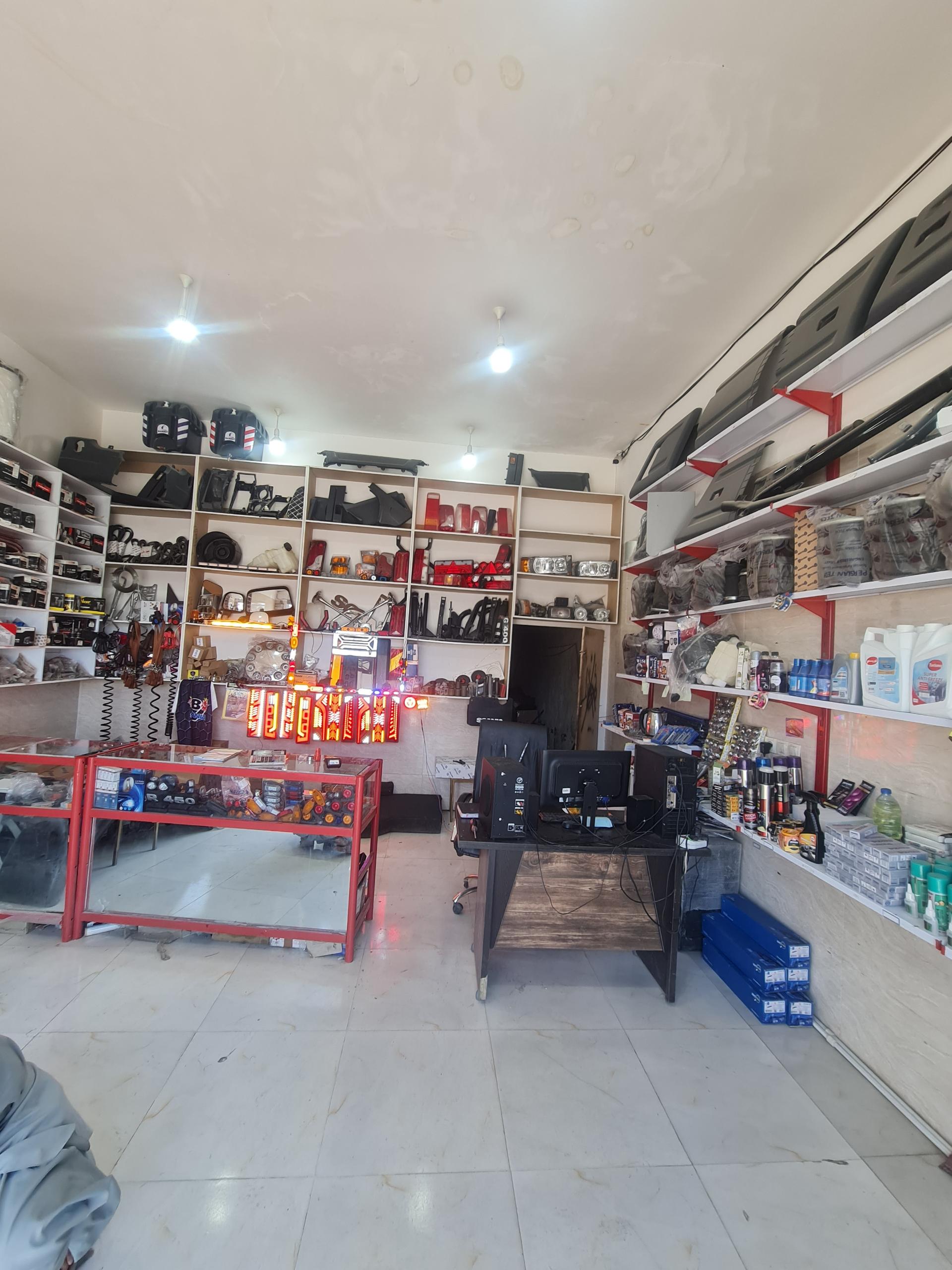 عکس فروش لوازم چرخ و لوازم یدکی اسکانیا