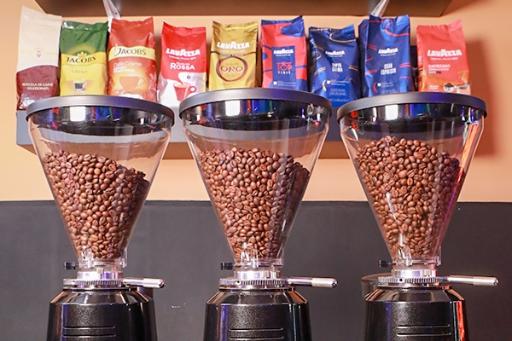 عکس قهوه بیرون بر دکتر کافی