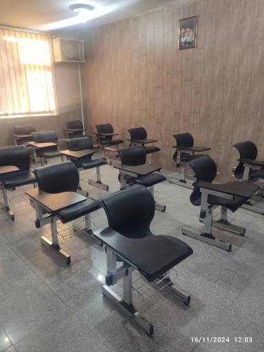 عکس تالار مطالعه امام حسین (ع)