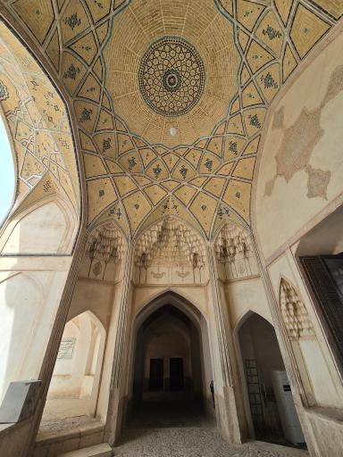 عکس مسجد و مدرسه آقا بزرگ