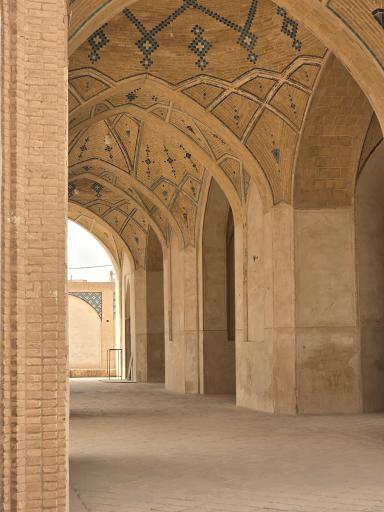 عکس مسجد و مدرسه آقا بزرگ