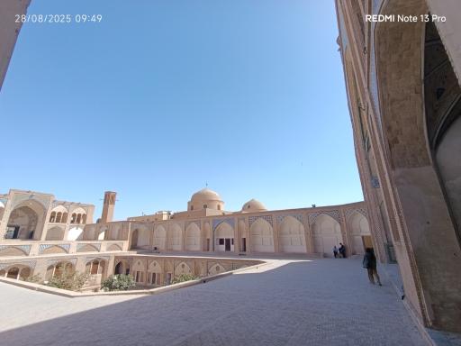 عکس مسجد و مدرسه آقا بزرگ