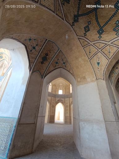 عکس مسجد و مدرسه آقا بزرگ