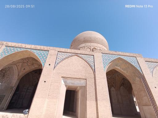 عکس مسجد و مدرسه آقا بزرگ