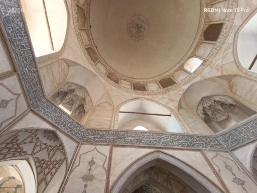 عکس مسجد و مدرسه آقا بزرگ