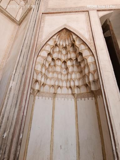 عکس مسجد و مدرسه آقا بزرگ