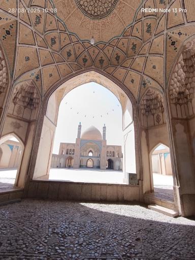 عکس مسجد و مدرسه آقا بزرگ