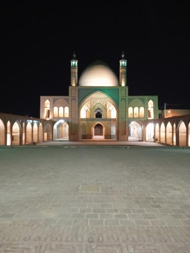 عکس مسجد و مدرسه آقا بزرگ
