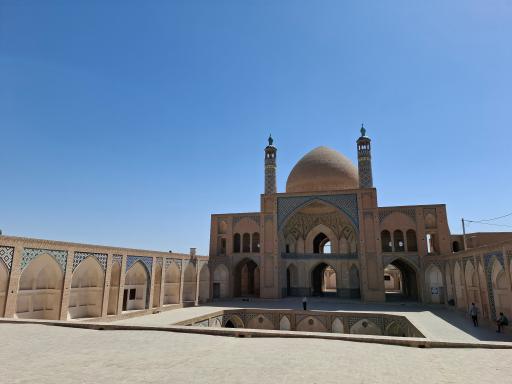 عکس مسجد و مدرسه آقا بزرگ