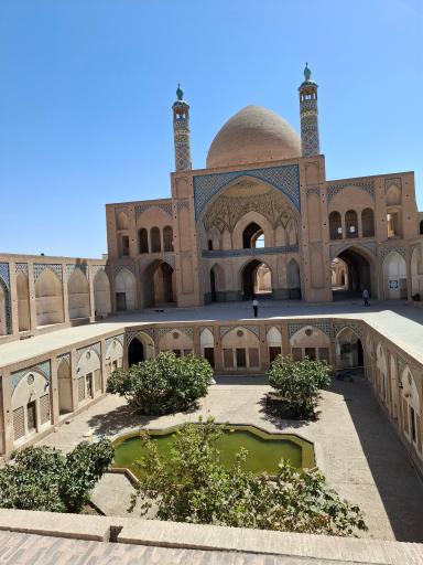 عکس مسجد و مدرسه آقا بزرگ