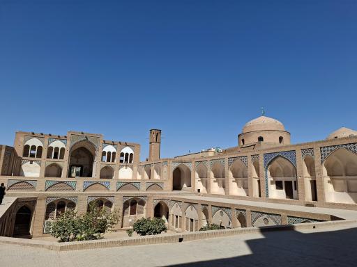 عکس مسجد و مدرسه آقا بزرگ
