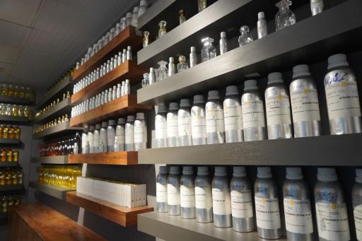 پخش عمده عطر نماینده رسمی اسنس پرفیوم فرانسه