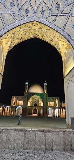 عکس مسجد و مدرسه آقا بزرگ