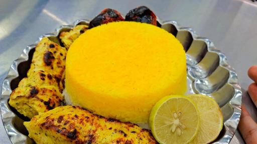 عکس تهیه غذای هانی‌نو (مشکین دشت)