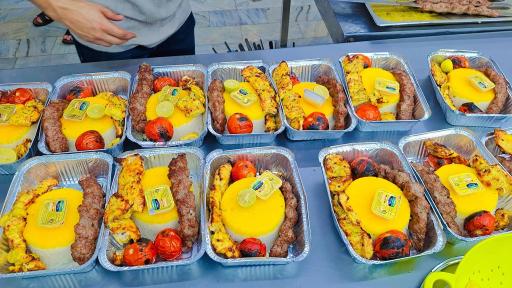 عکس تهیه غذای هانی‌نو (مشکین دشت)