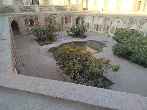 عکس مسجد و مدرسه آقا بزرگ