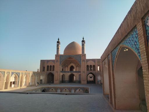 عکس مسجد و مدرسه آقا بزرگ