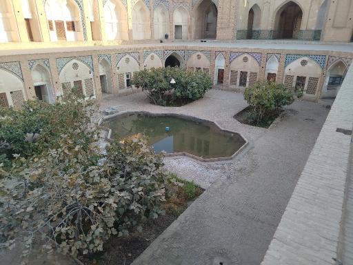 عکس مسجد و مدرسه آقا بزرگ