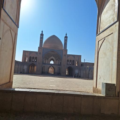 عکس مسجد و مدرسه آقا بزرگ