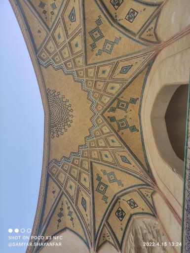 عکس مسجد و مدرسه آقا بزرگ