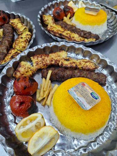 تهیه غذای هانی‌نو (مشکین دشت)