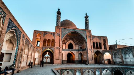 عکس مسجد و مدرسه آقا بزرگ
