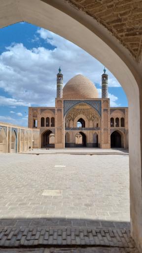 عکس مسجد و مدرسه آقا بزرگ