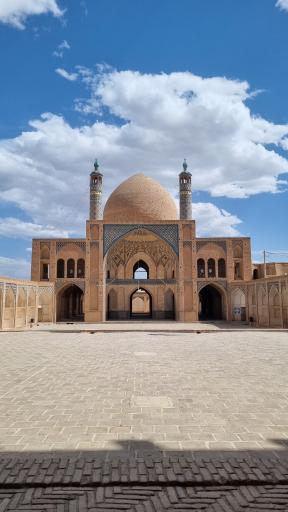 عکس مسجد و مدرسه آقا بزرگ