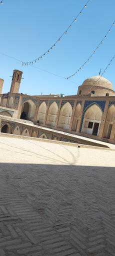 عکس مسجد و مدرسه آقا بزرگ