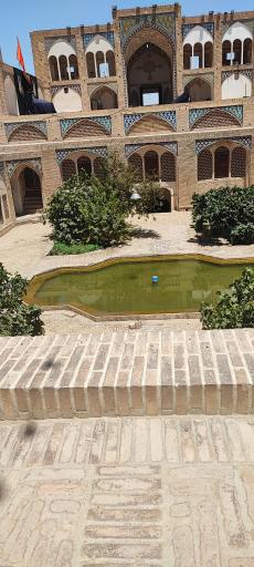 عکس مسجد و مدرسه آقا بزرگ