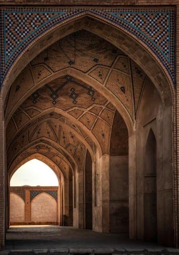 عکس مسجد و مدرسه آقا بزرگ